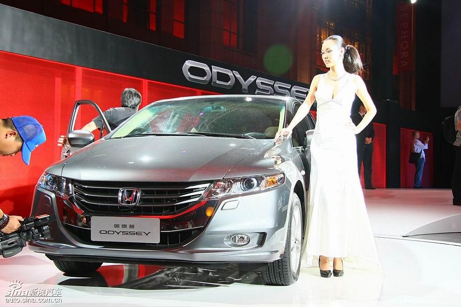 广本新奥德赛发布会现场车模