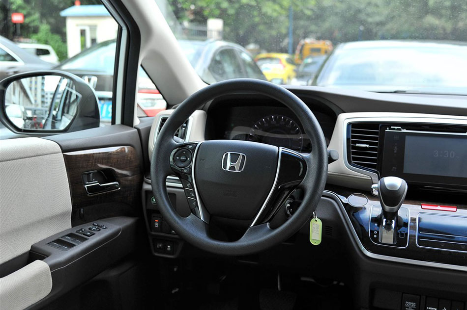 2015款 2.4L 舒适版 内饰