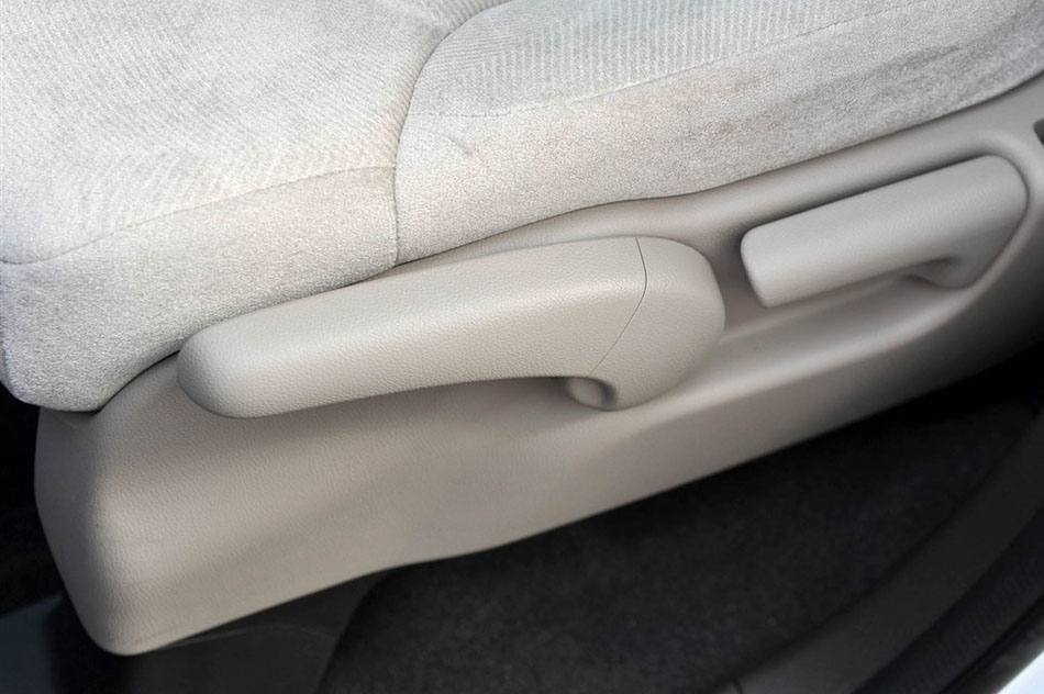 2015款 2.4L 舒适版 座椅空间