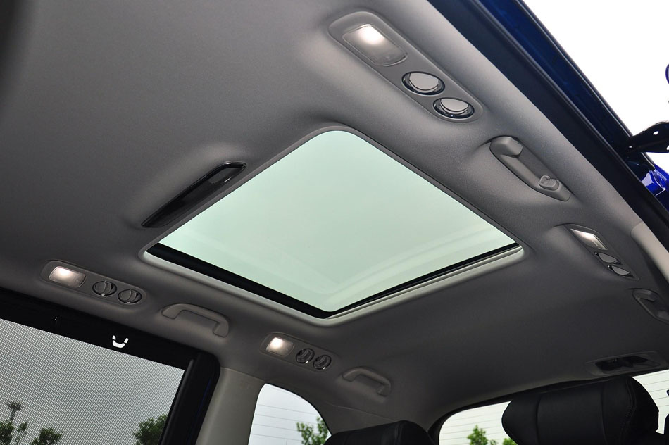 2018款 2.4L 至尊版 座椅空间