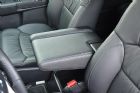 2018款 2.4L 至尊版 座椅空间
