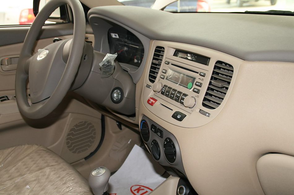 东风悦达起亚RIO千里马内饰