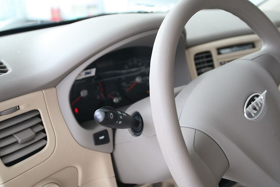 东风悦达起亚RIO千里马内饰