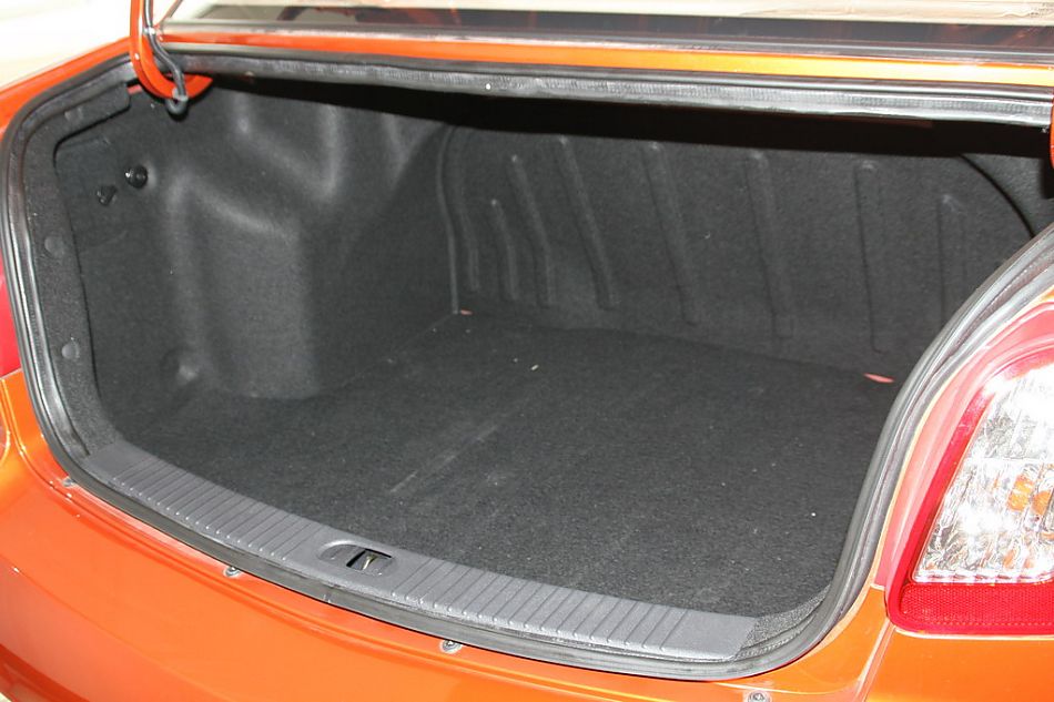 东风悦达起亚RIO千里马后备厢