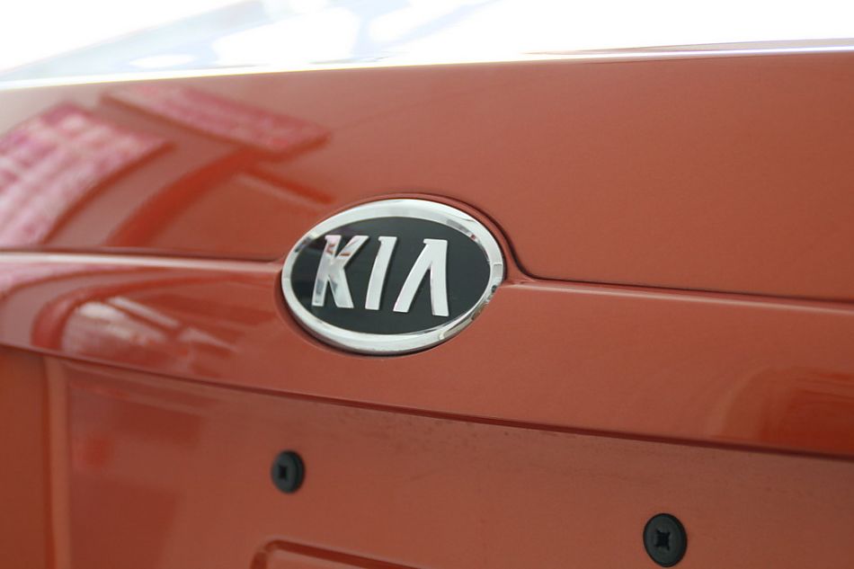 东风悦达起亚RIO千里马尾部车标