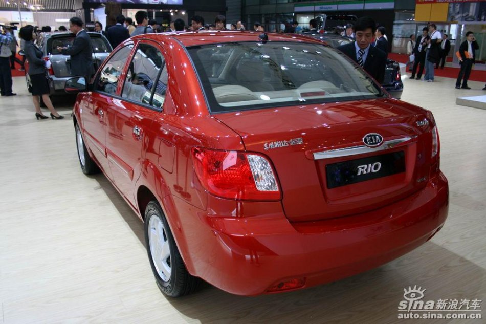 起亚RIO锐欧