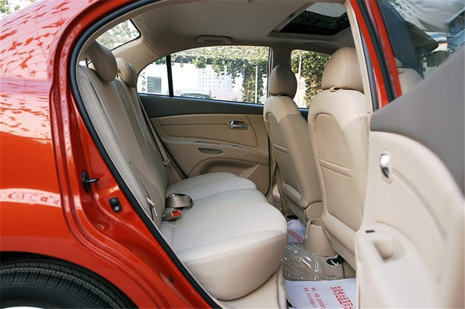 RIO锐欧 07款 1.6L AT GLS 空间