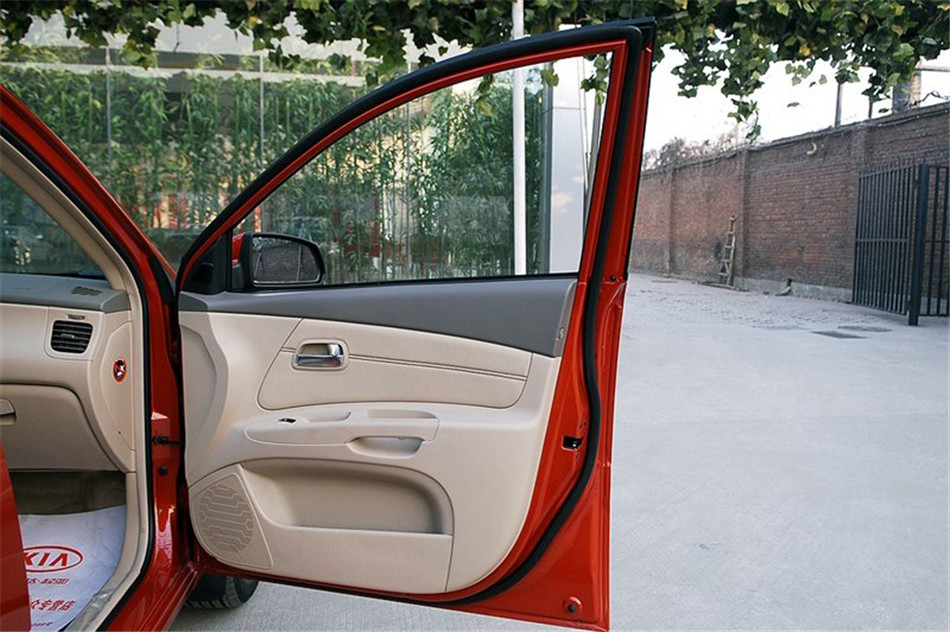 RIO锐欧 07款 1.6L AT GLS 空间