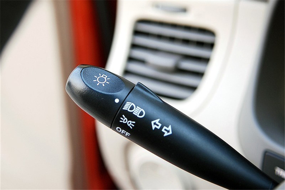 RIO锐欧 07款 1.6L MT GLS 内饰