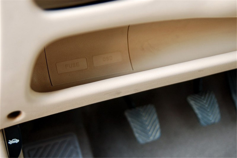 RIO锐欧 07款 1.6L MT GLS 内饰