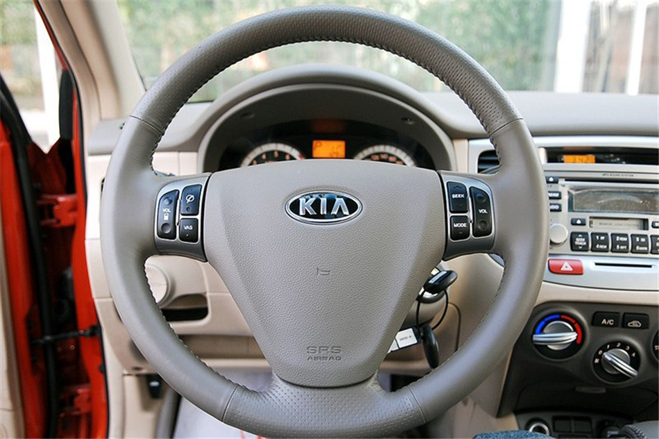 RIO锐欧 07款 1.6L MT GLS 内饰