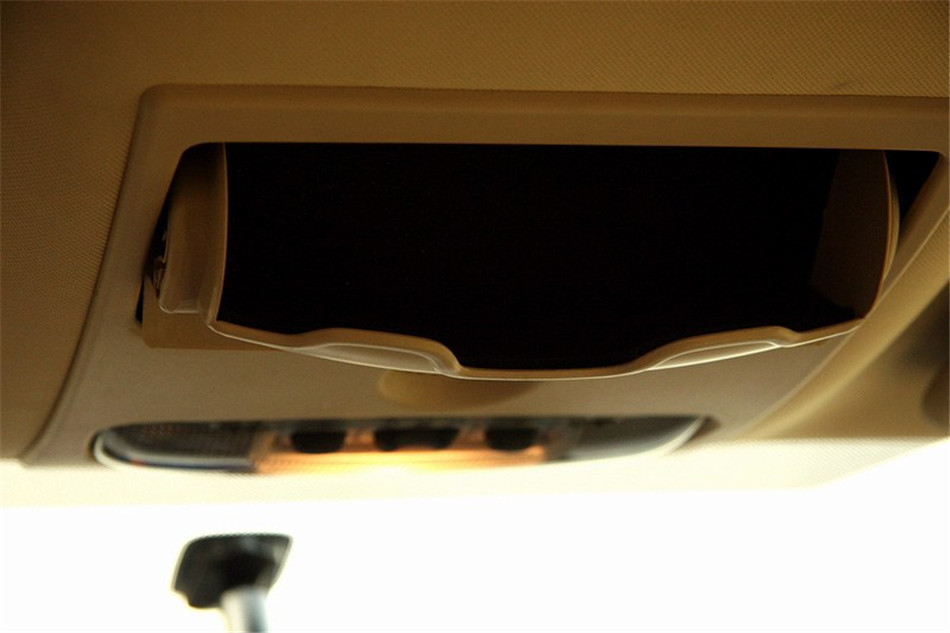 08款 2.3L时尚型五座 座椅空间