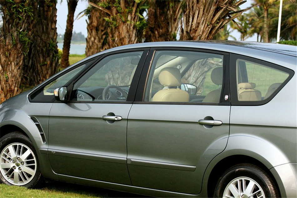 08款 2.3L时尚型五座 其他