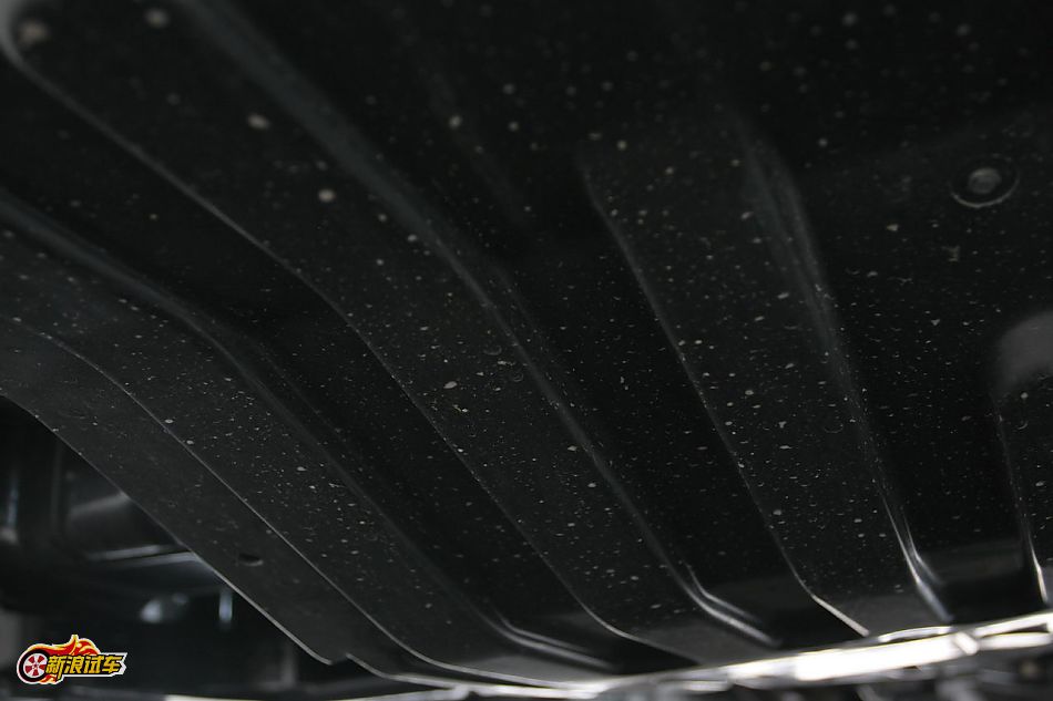 景逸1.5XL底盘与悬挂