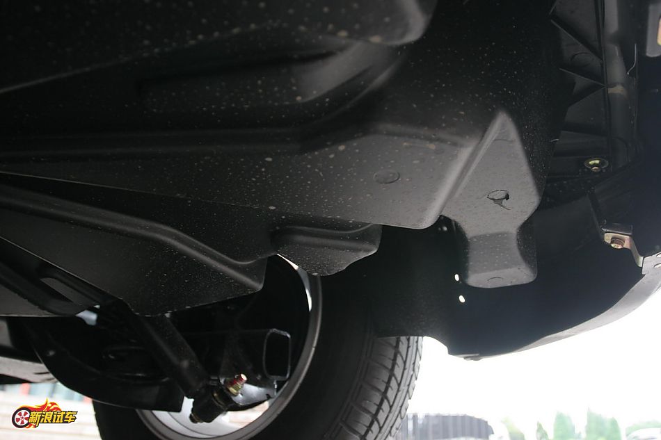 景逸1.5XL底盘与悬挂