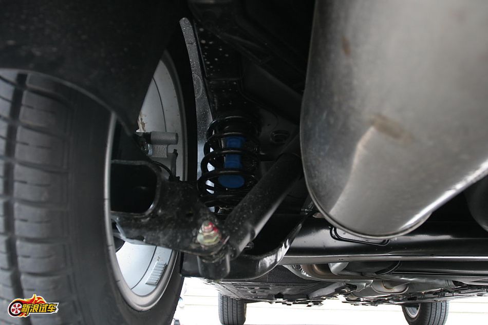 景逸1.5XL底盘与悬挂