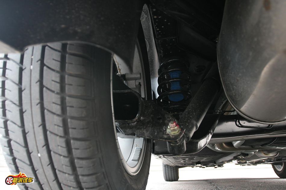 景逸1.5XL底盘与悬挂