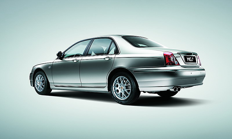 名爵MG7自动档外观