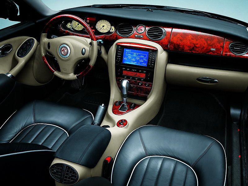 名爵MG7自动档内饰