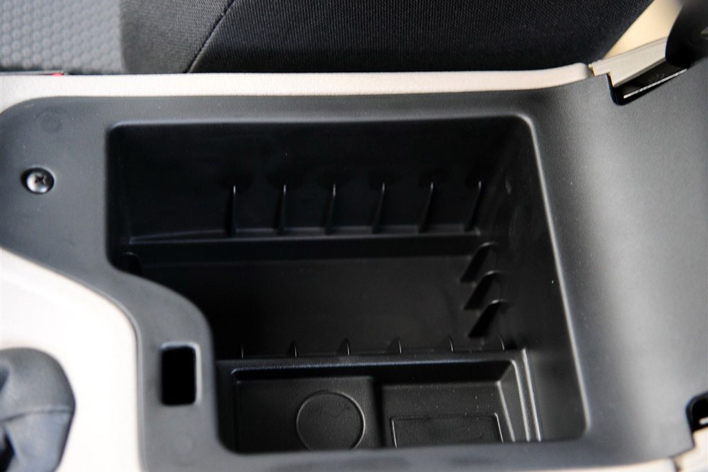 MG7 2010款 1.8T MT 舒适版 空间