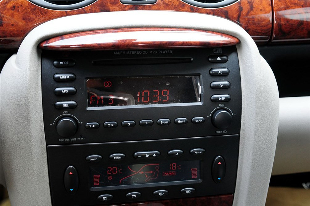 MG7 2010款 1.8T MT 舒适版 内饰