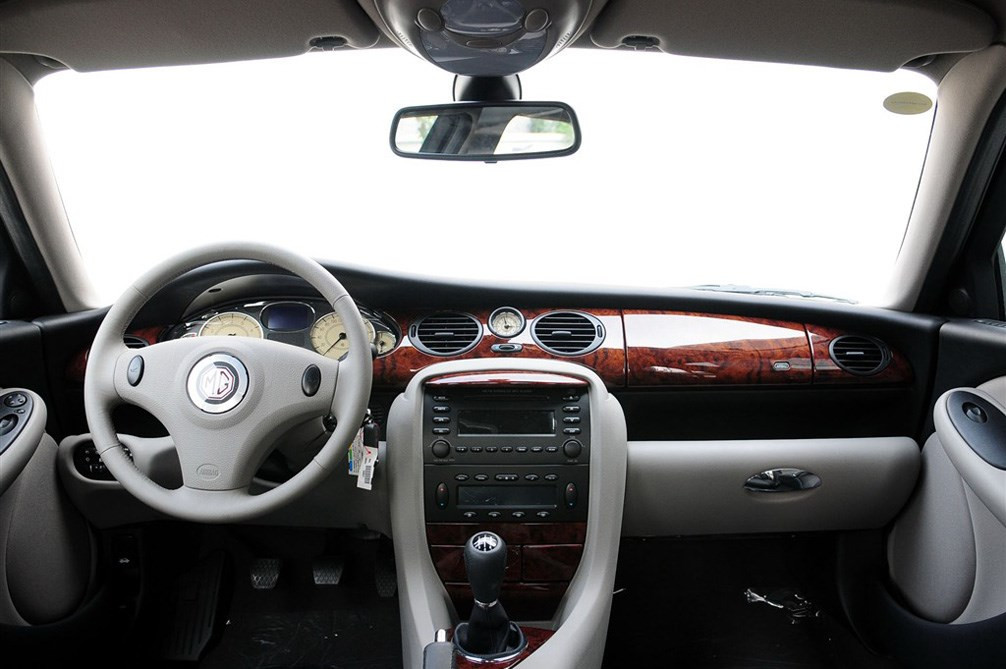 MG7 2010款 1.8T MT 舒适版 内饰