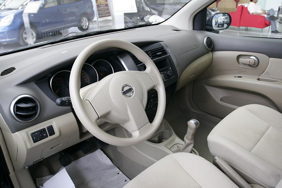 东风日产骊威内饰