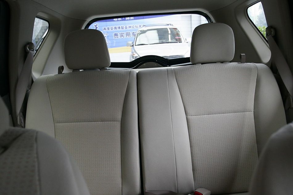 东风日产骊威座椅