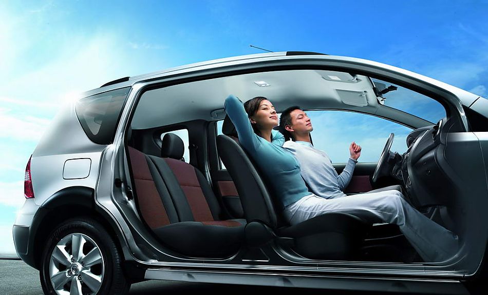 骊威劲锐版内饰