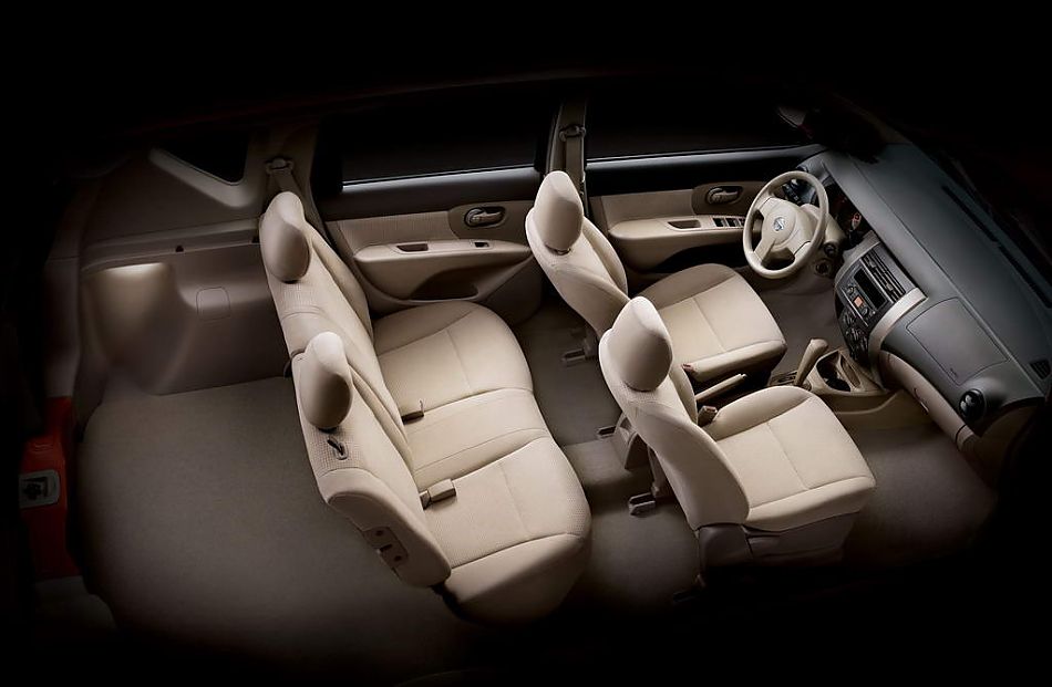 骊威2008内饰