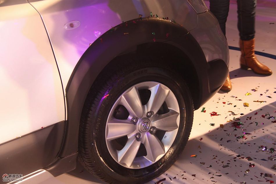 2010款骊威劲锐版外观