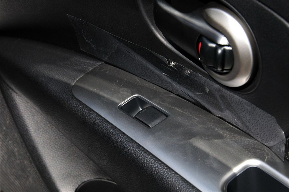 2013款 劲锐版 1.6XL CVT 舒适版 座椅空间