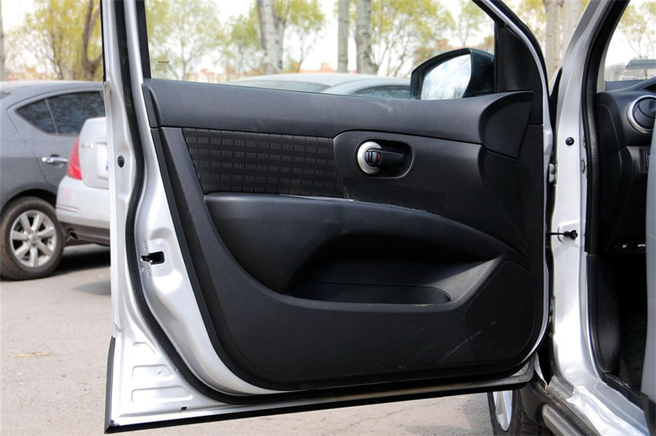 2013款 劲锐版 1.6XL CVT 舒适版 座椅空间