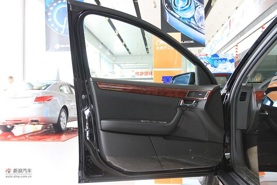 2011款林荫大道博鳌论坛纪念版