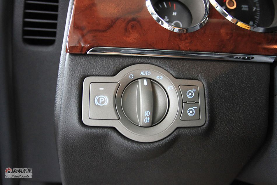 2011款林荫大道博鳌论坛纪念版