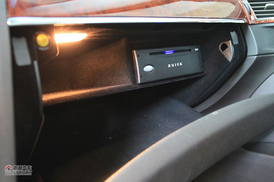 2011款林荫大道博鳌论坛纪念版