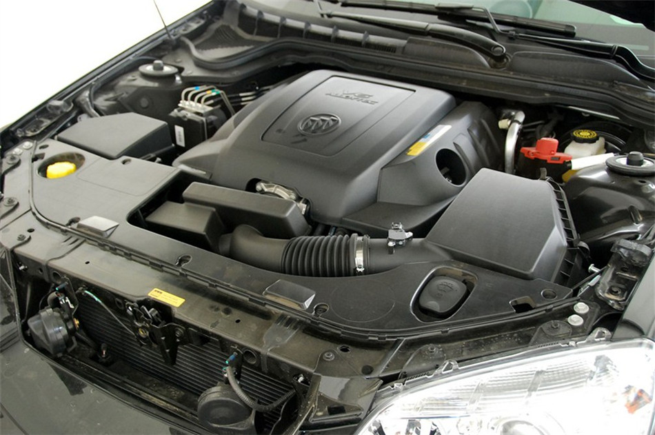 2011款 3.0L AT 博鳌论坛纪念版 引擎底盘