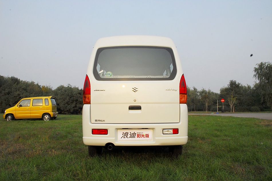 昌河铃木浪迪阳光版外观