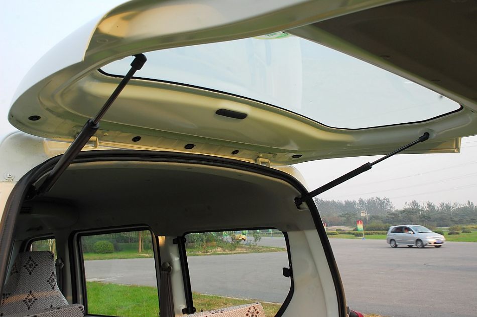 昌河铃木浪迪阳光版内饰