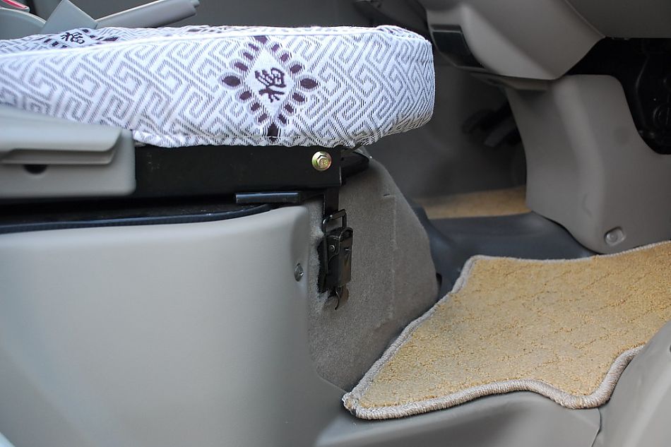 昌河铃木浪迪阳光版内饰