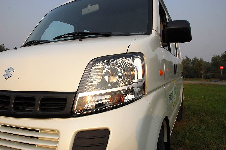 昌河铃木浪迪阳光版外观