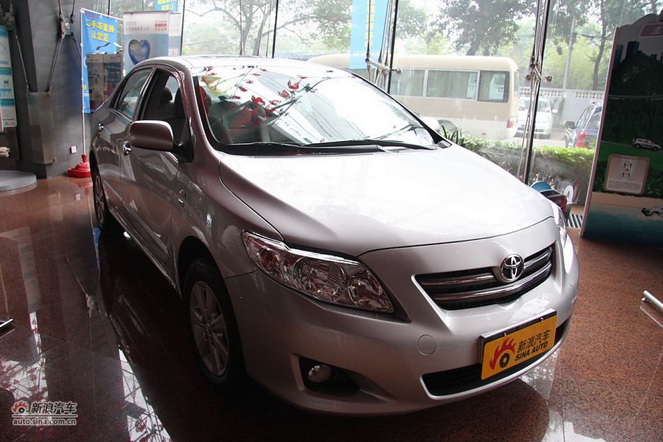 2010款卡罗拉GL 1.6AT 天窗版