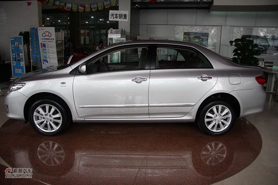 2010款卡罗拉GL-i 1.8AT 天窗版