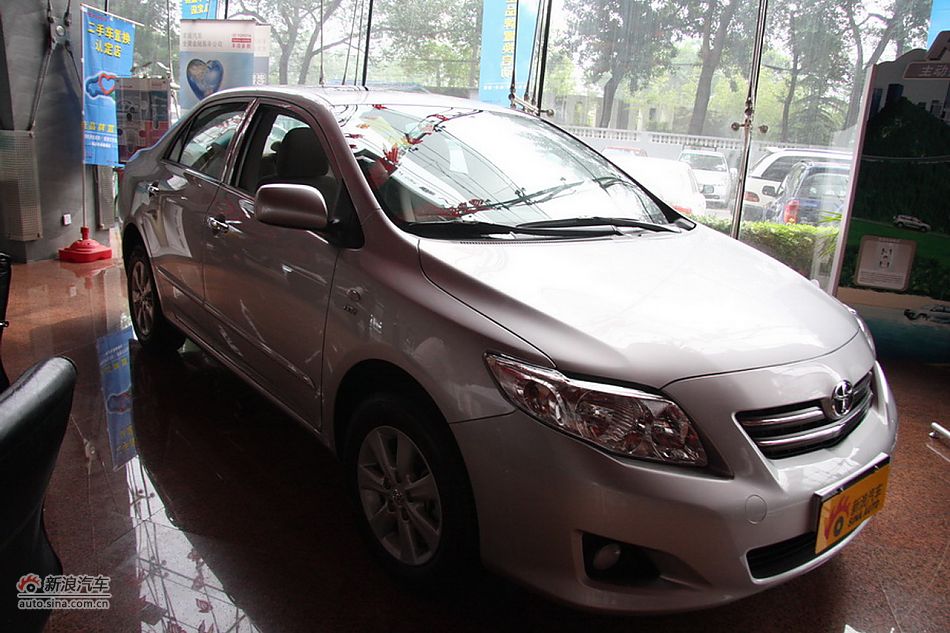 2010款卡罗拉GL 1.6AT 天窗版