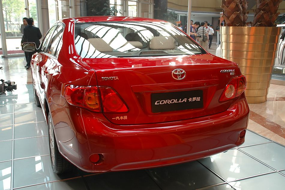 天津一汽丰田卡罗拉尾部