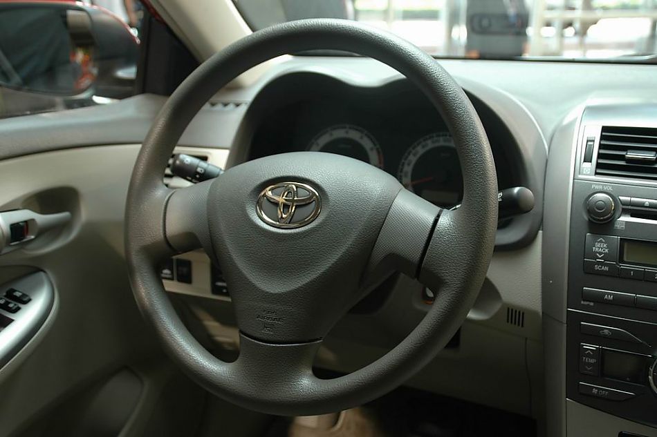 天津一汽丰田卡罗拉方向盘