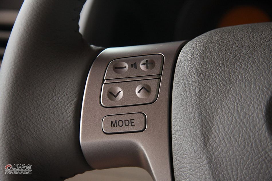 2010款卡罗拉GL-i 1.8AT 天窗版