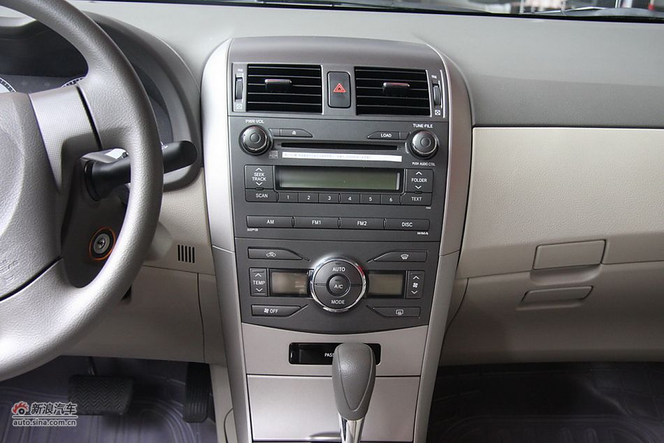 2010款卡罗拉GL 1.6AT 天窗版