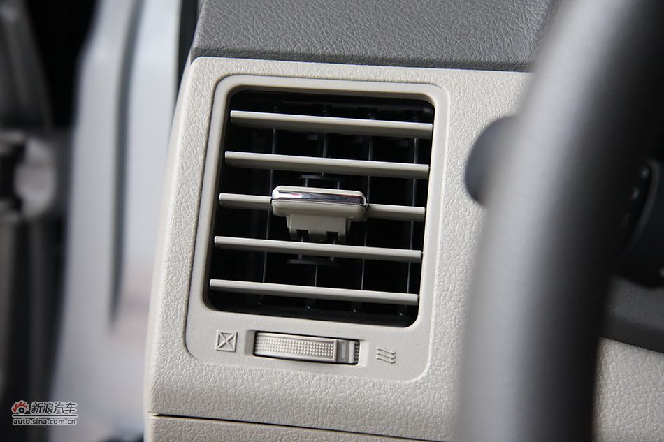 2010款卡罗拉GL 1.6AT 天窗版