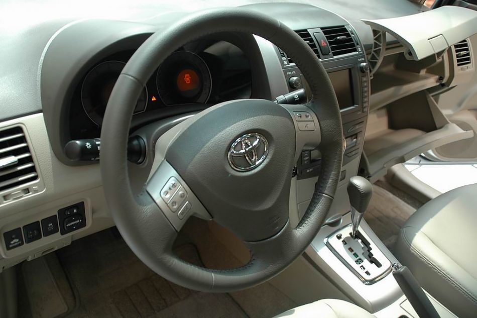 天津一汽丰田卡罗拉方向盘